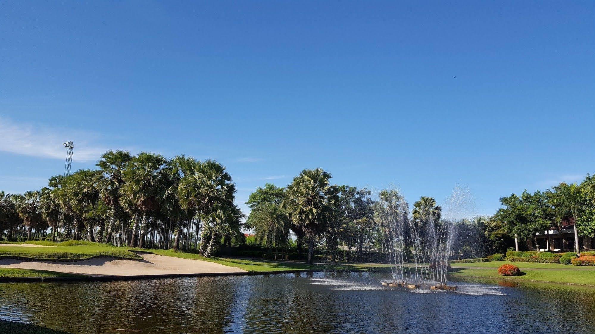 Отель Suwan Golf & Country Club Накхонпатхом Экстерьер фото